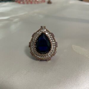 Elegant Blue and Gold Teardrop Ring